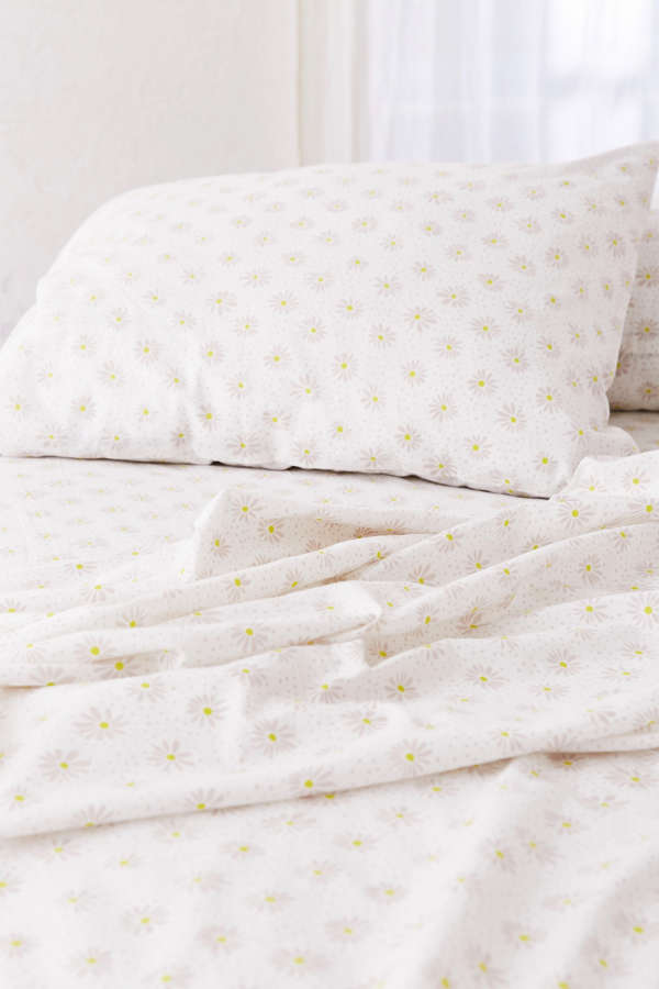 Slide View: 2: Ditsy Daisy Sheet Set