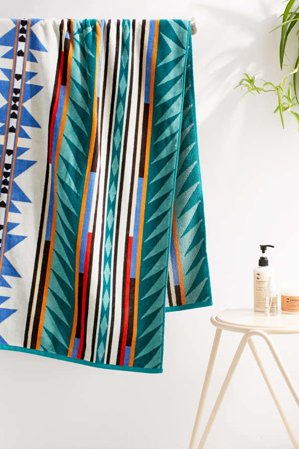 Slide View: 2: Pendleton Turquoise Ridge Oversized Towel