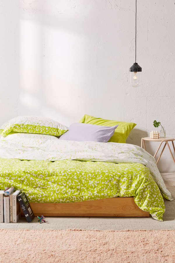 Slide View: 3: Static Duvet Cover