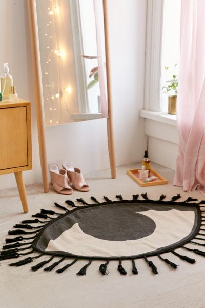 Tasseled Eye Rug