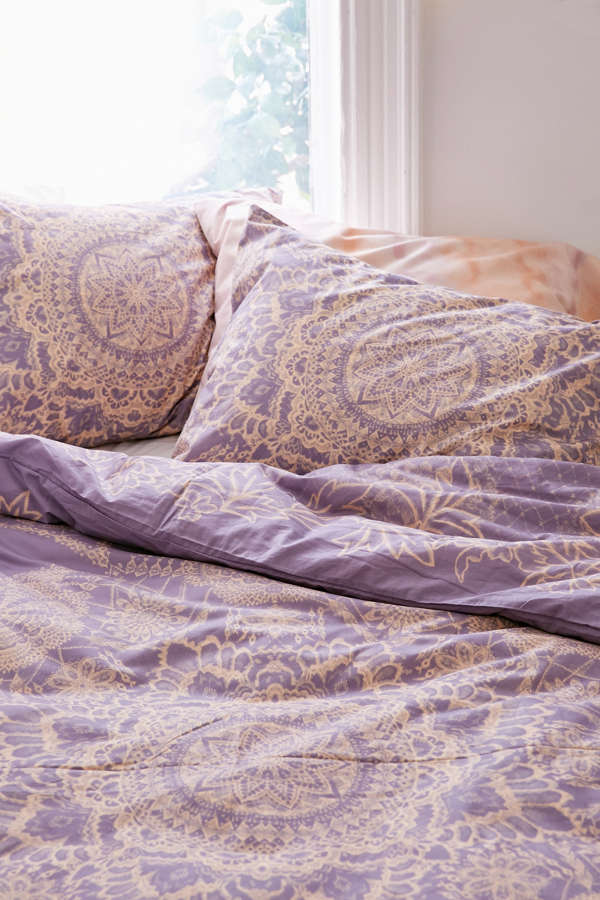 Slide View: 1: Kaye Medallion Duvet Cover