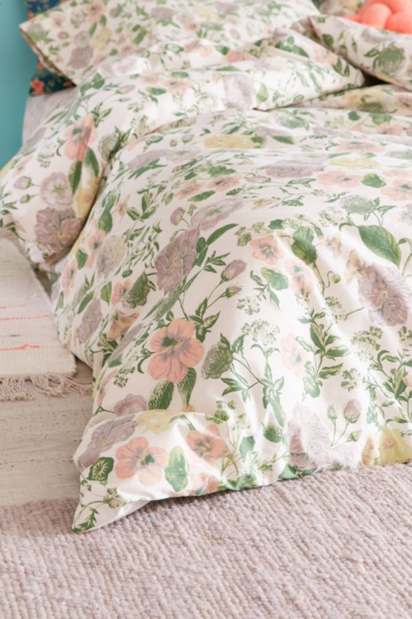 Amara Floral Duvet Cover | Urban Outfitters