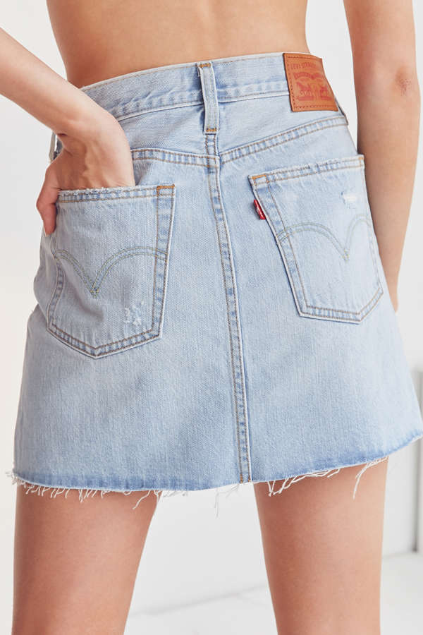 Levi’s Deconstructed Denim Mini Skirt | Urban Outfitters