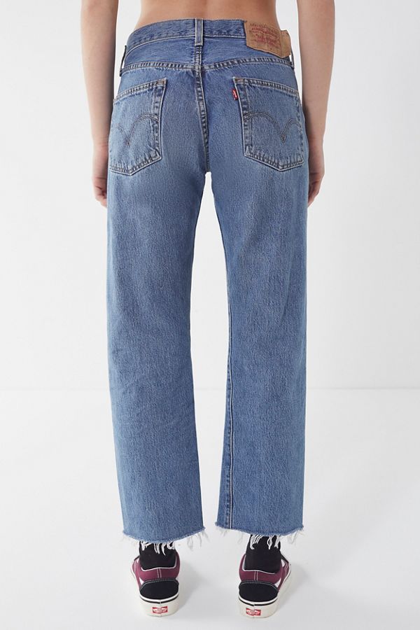 Urban Renewal Recycled Frayed Cropped Levi’s Jean | Urban Outfitters