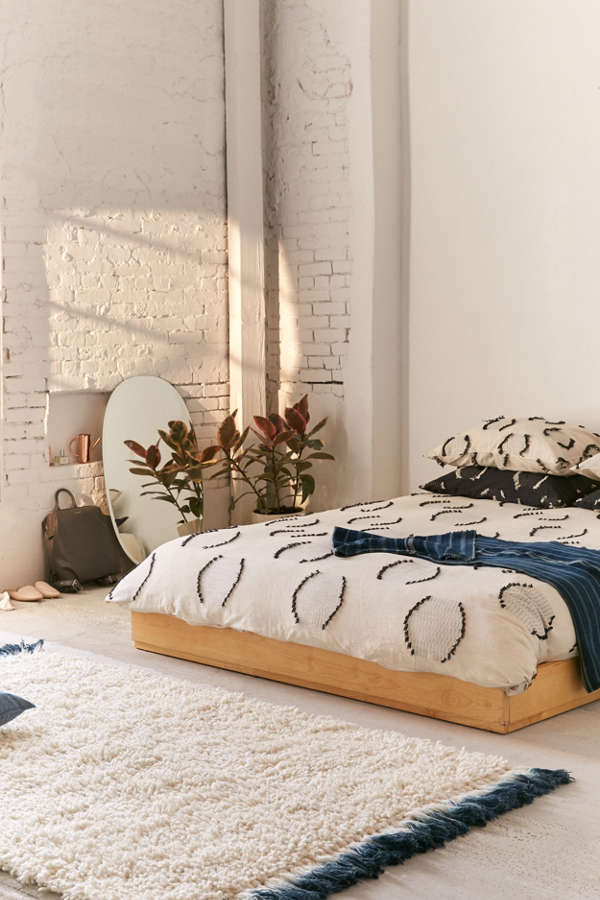Slide View: 2: Jacquard Circles Duvet Cover