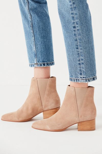 Pola Suede Chelsea Boot