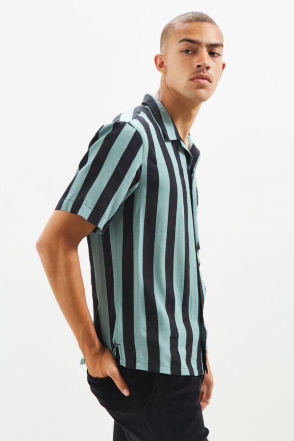 UO Wide Bar Stripe Rayon Short Sleeve Button-Down Shirt | Urban Outfitters