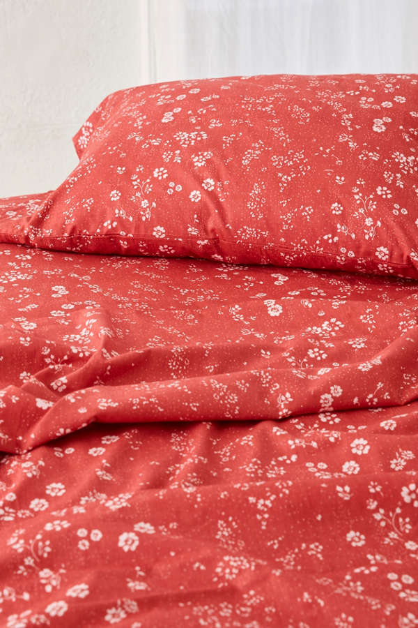 Slide View: 3: Scattered Floral Sheet Set