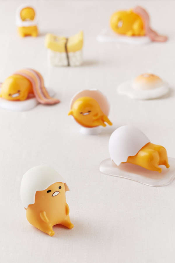 Slide View: 1: Gudetama Figure
