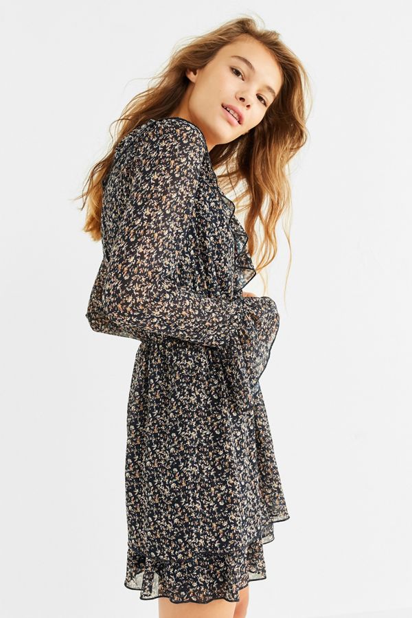 UO Tiered V-Neck Long Sleeve Dress | Urban Outfitters