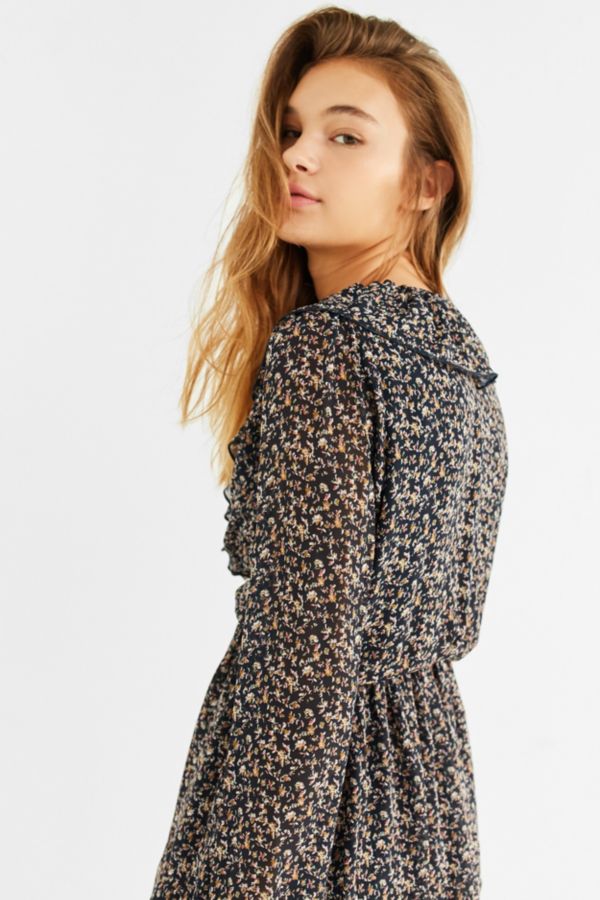 UO Tiered V-Neck Long Sleeve Dress | Urban Outfitters