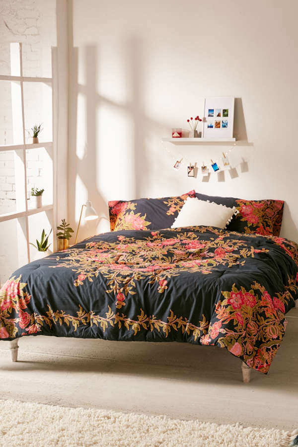 Slide View: 2: Analise Floral Medallion Comforter
