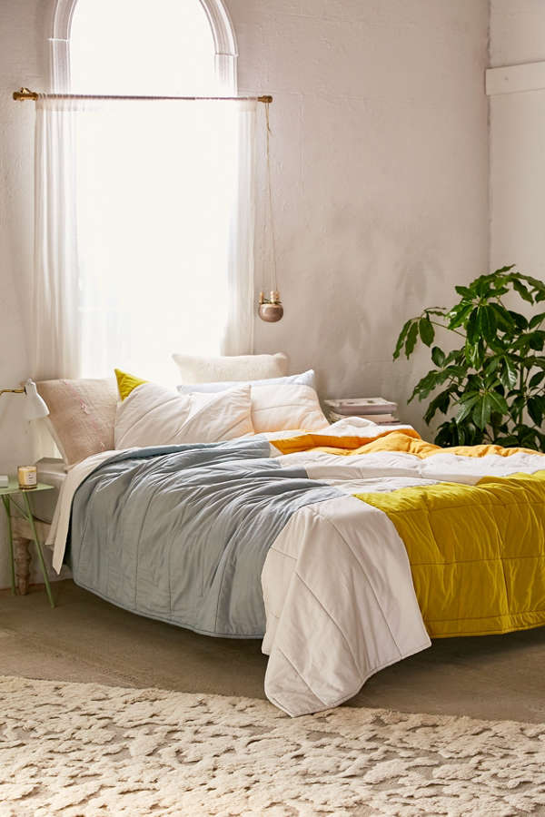 Slide View: 1: Geo Colorblock Quilt