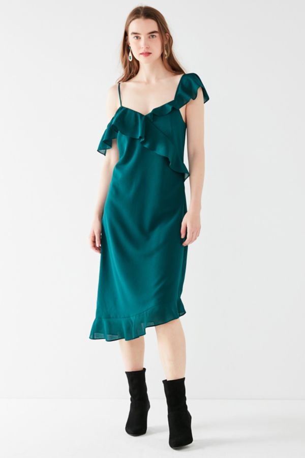 Slide View: 1: UO Ruffle Crepe Midi Dress