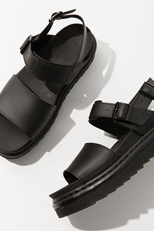 DR. MARTENS' VOSS BLACK LEATHER SANDAL IN BLACK, WOMEN'S AT URBAN OUTFITTERS,44908978