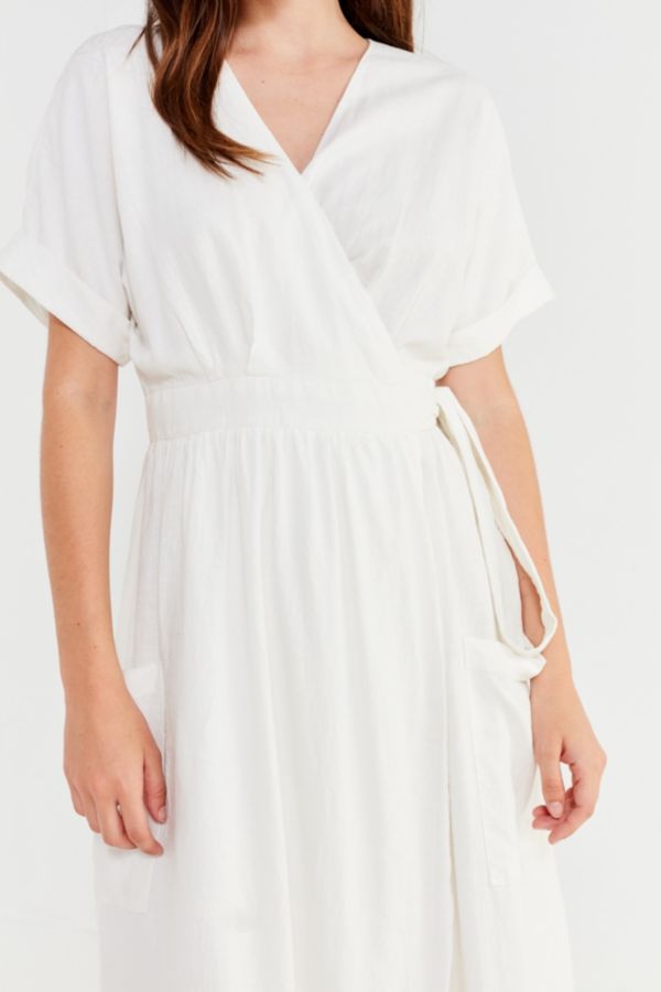 UO Gabrielle Linen Midi Wrap Dress | Urban Outfitters