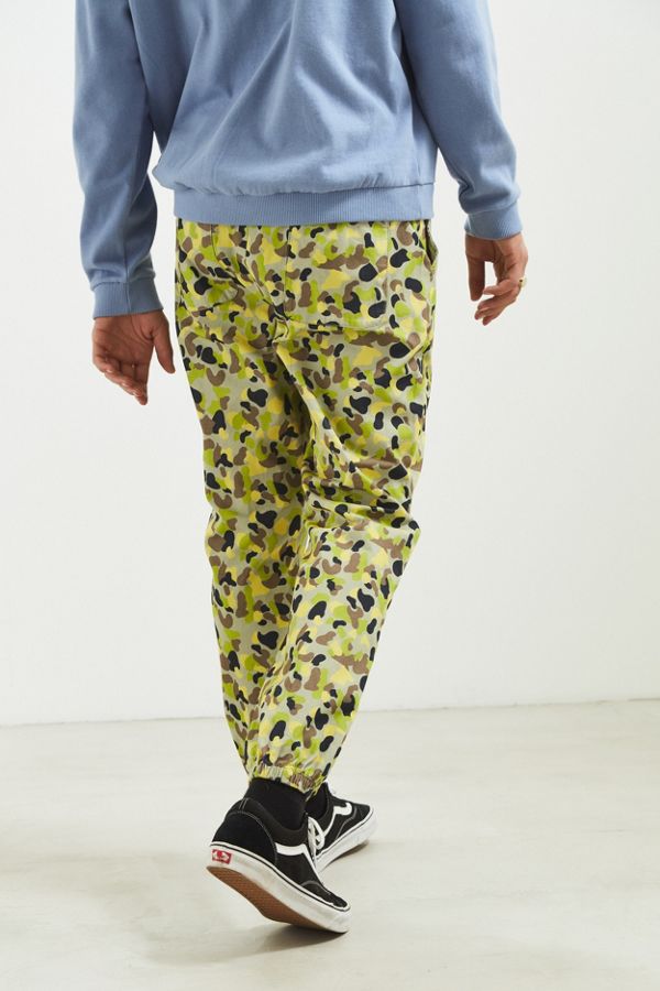 Chums Webbing Belt Jogger Pant | Urban Outfitters