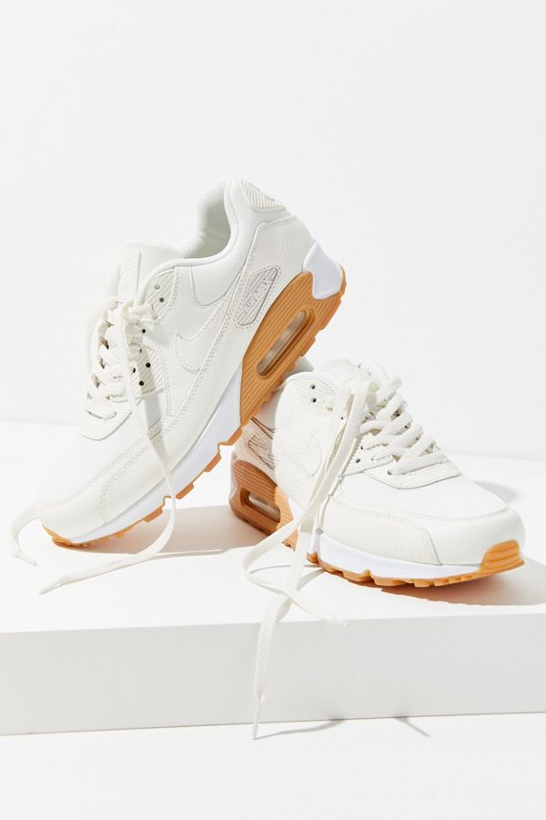 Slide View: 2: Nike Air Max 90 Sneaker