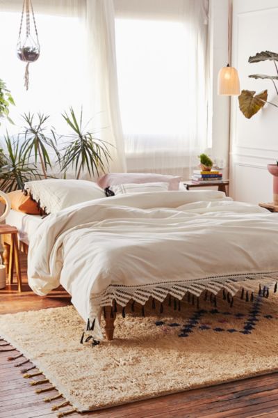 boho bedroom decor: bohemian bedding + more | urban outfitters