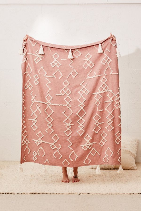 Slide View: 1: Geo Tufted Tassel Throw Blanket