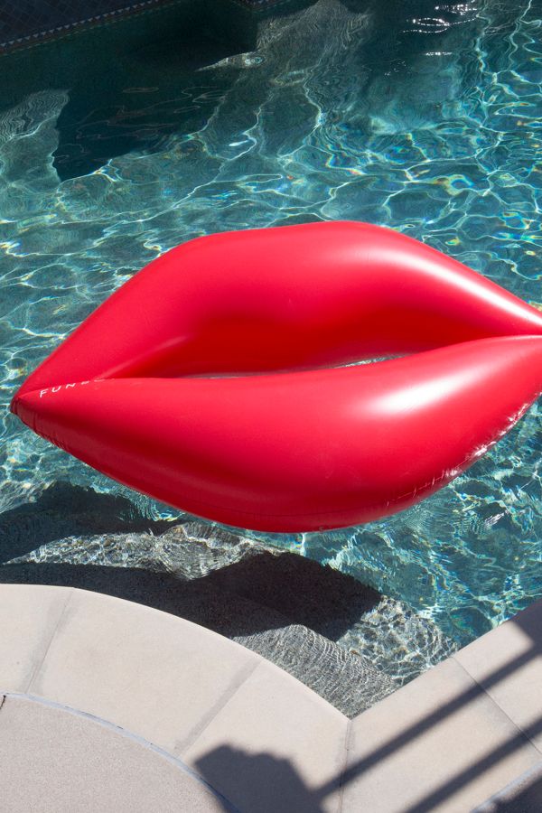  Lip Pool Float 