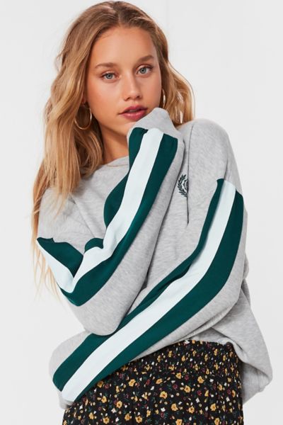 UO Embroidered Globe Crest Sweatshirt | Urban Outfitters