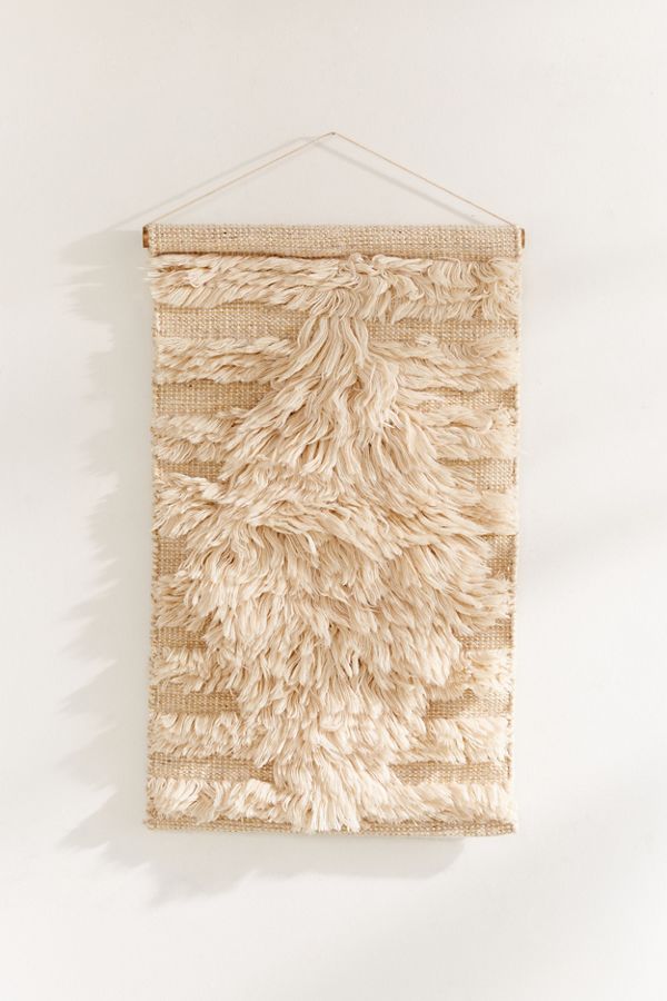 Slide View: 1: Oversized Diamond Shag Wall Hanging