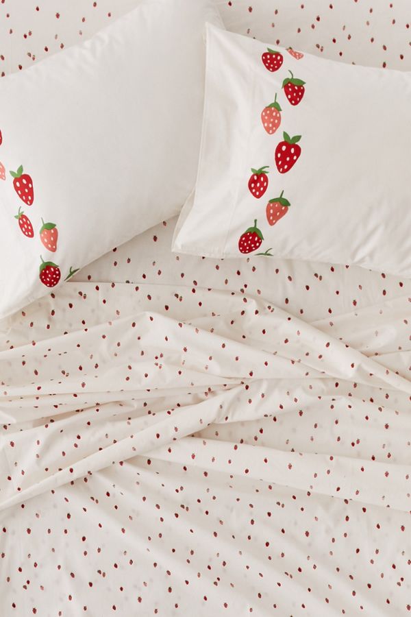Slide View: 2: Strawberry Sheet Set
