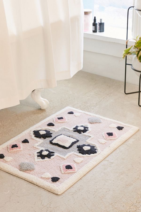 Slide View: 1: Geo Bath Mat