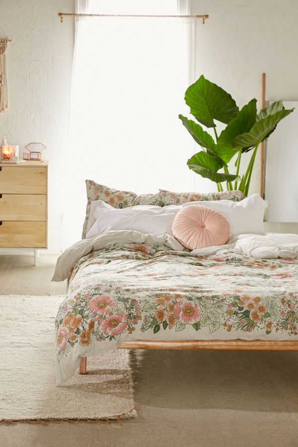 Slide View: 1: Lovise Floral Jersey Duvet Cover