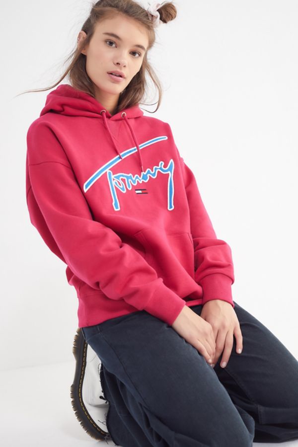 Tommy Jeans Signature Hoodie Sweatshirt | Urban Outfitters