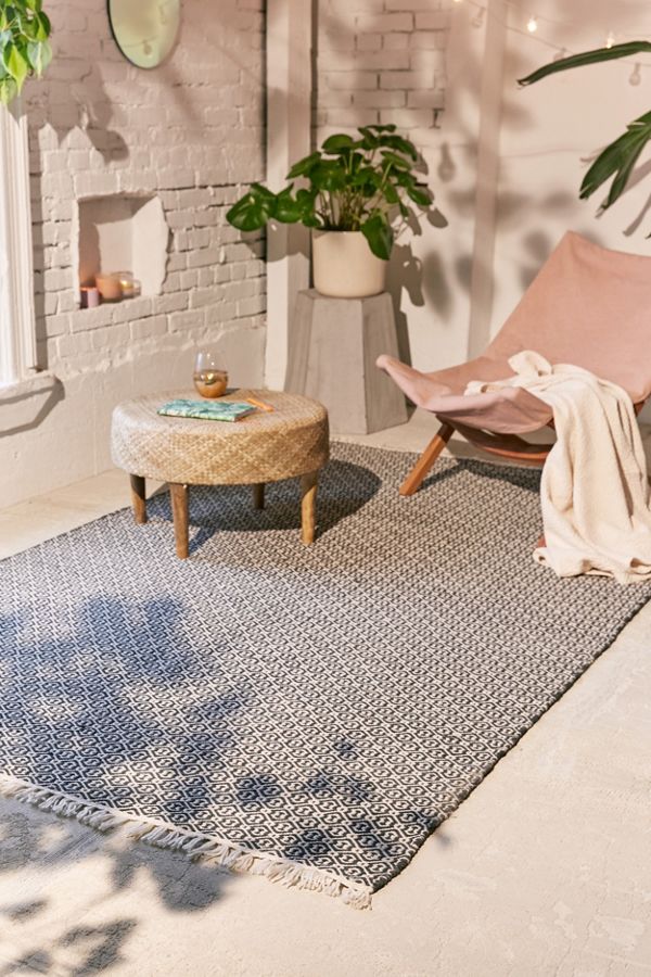 Longwood Indoor/Outdoor Woven Rug | Urban Outfitters