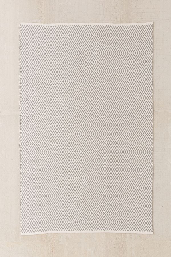 Vera Indoor/Outdoor Woven Rug Urban Outfitters