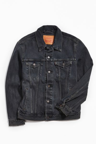 Levi’s Overdyed Denim Trucker Jacket | Urban Outfitters