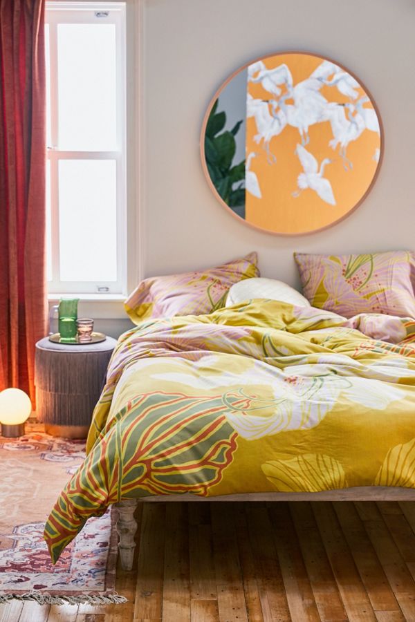 Slide View: 1: Lily Floral Duvet Cover
