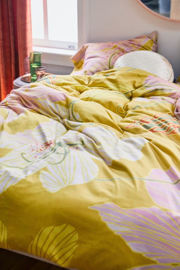 Lily Floral Duvet Cover | Urban Outfitters Canada