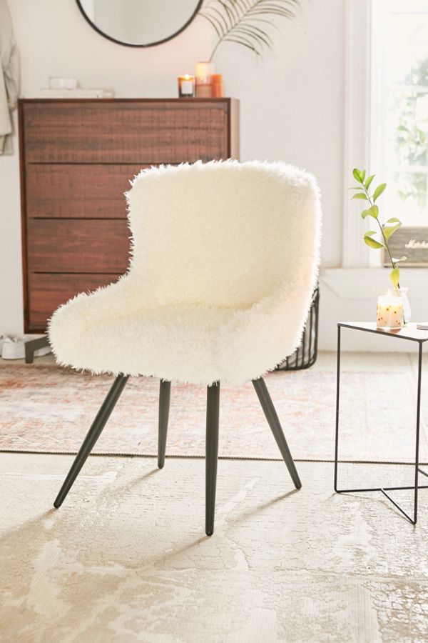 Slide View: 1: Stella Faux Fur Chair