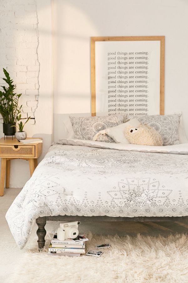 Slide View: 3: Amelia Medallion Jersey Comforter Snooze Set