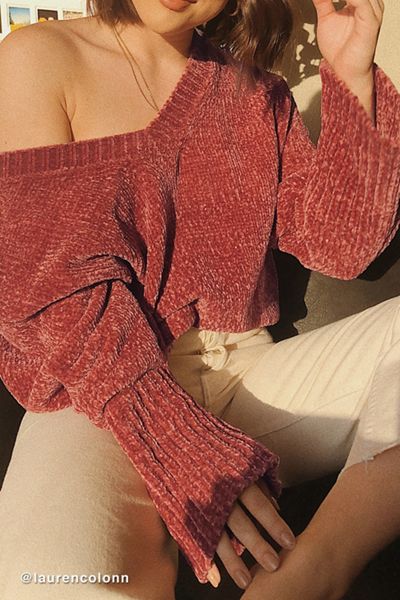 UO Cozy Chenille V-Neck Sweater