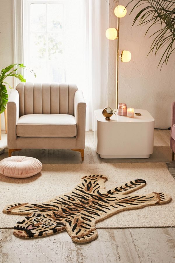 Slide View: 1: Tufted Tiger-Shaped Rug