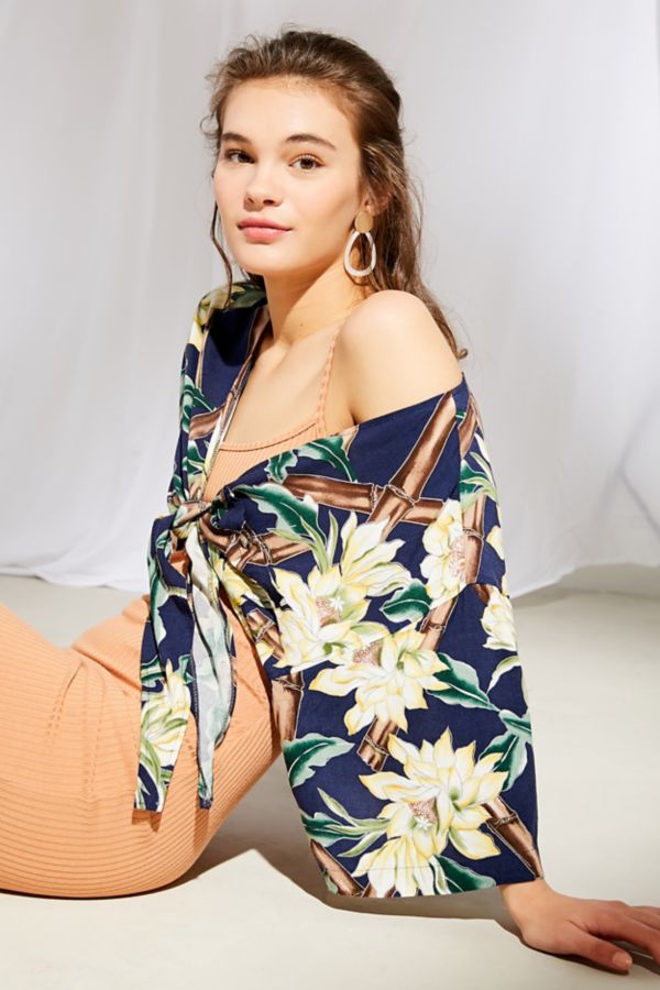 Urban Renewal Remade Hawaiian Tie-Front Top | Urban Outfitters
