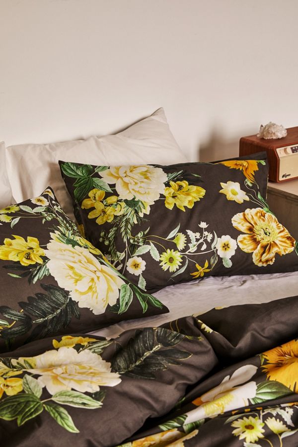 Juliet Floral Stems Pillowcase Set Urban Outfitters