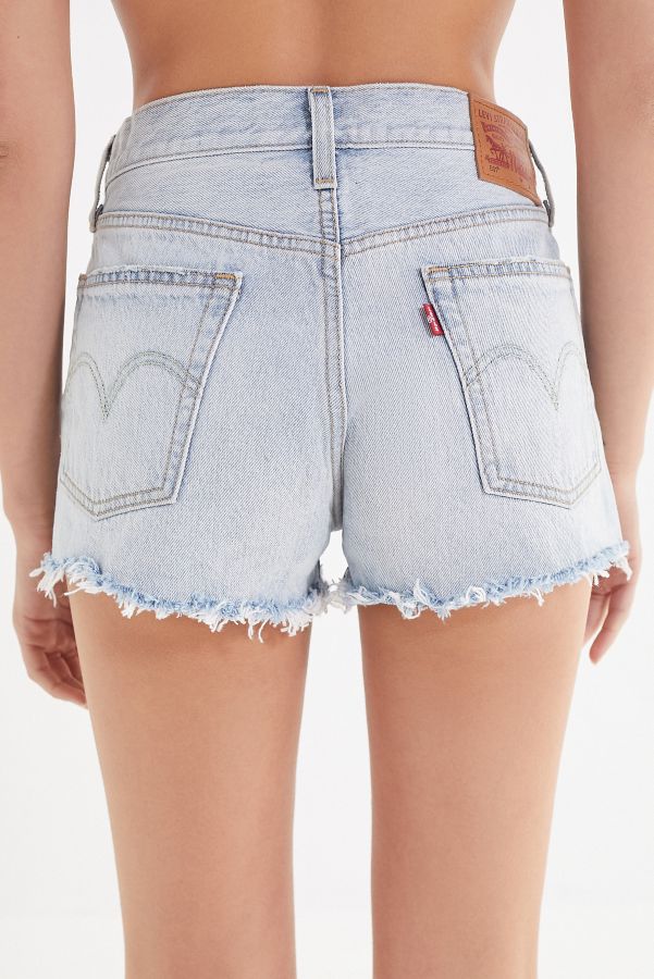 Levi’s 501 Mid-Rise Denim Short – Bleached | Urban Outfitters