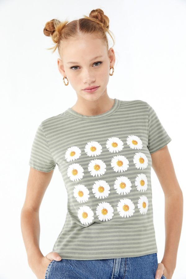 urban outfitters daisy shirt