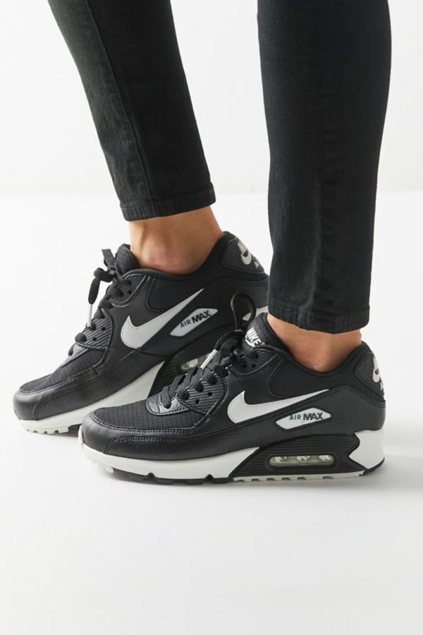 Nike Air Max 90 Sneaker | Urban Outfitters