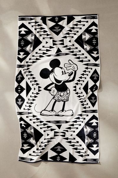 Pendleton Disney’s Mickey Salute Bath Towel