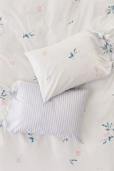 Meg Floral Knotted Pillowcase Set
