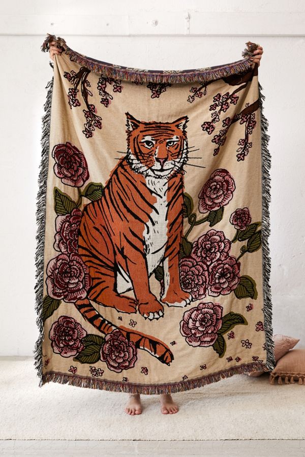 Slide View: 1: Calhoun & Co. Tiger Rose Throw Blanket