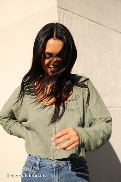 UO Blithe Oversized Hook + Eye Cropped Sweater