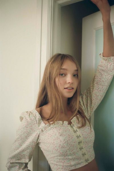 UO Love Struck Floral Hook + Eye Cropped Top